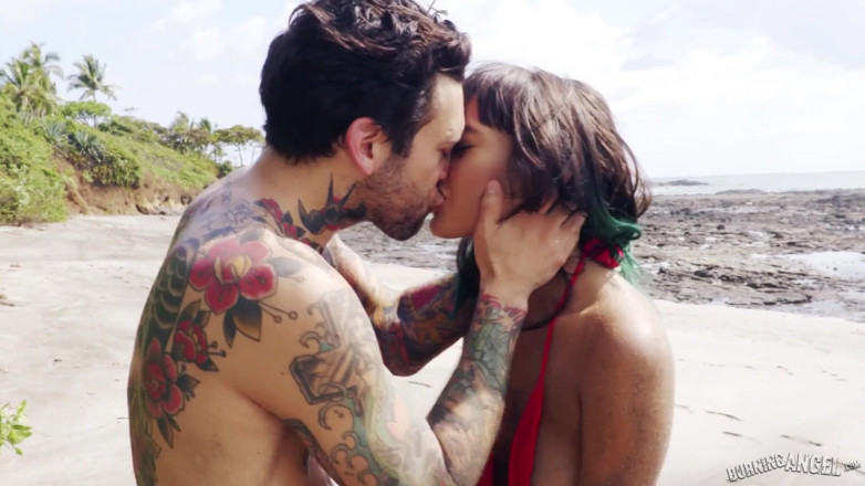 Burning Angel: BurningAngel - janice Griffith fickt im urlaub kleine hände