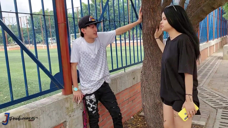 RASHEELHILLS: Me encuentro con la puta de mi amigo y la...