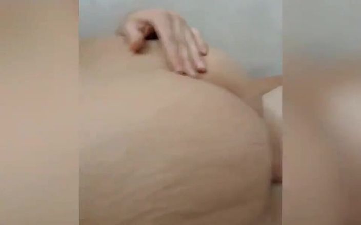 Pikaa6: Bokep amatir sama ibu mertuaku waktu kami lagi sendirian di...