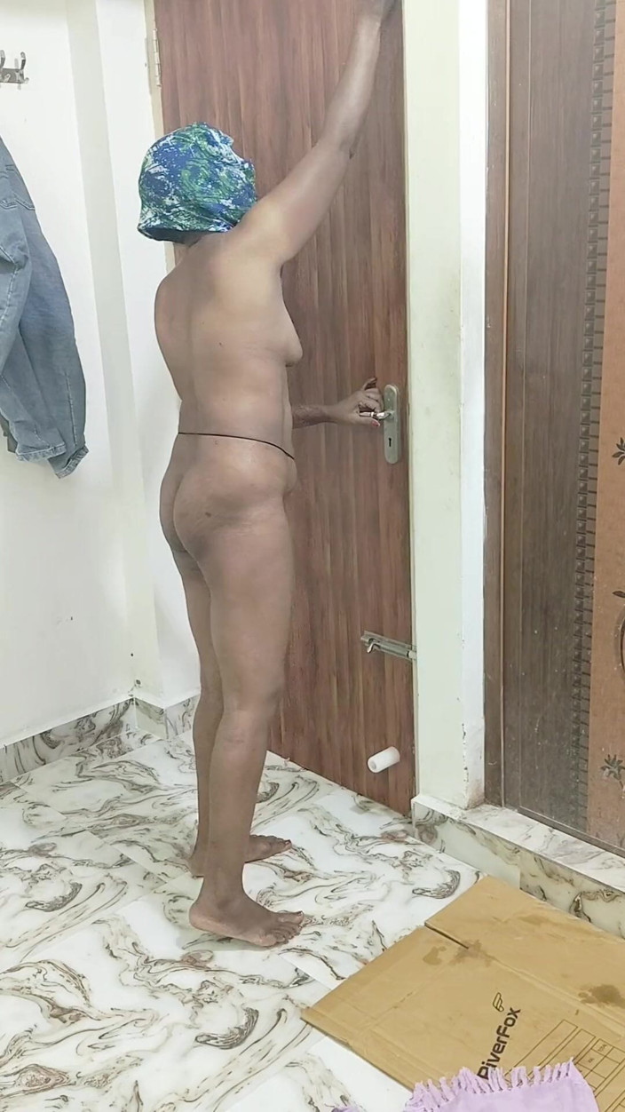 Thesana: Ac Mechanic baise une femme infidèle pendant que son mari...