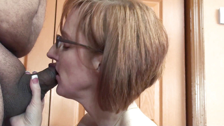 Nightclub Hardcore XXX: Сексуальна зріла смокче чорний член