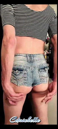 Cd Michelle lingerie: Cdmichell nosí crop top & booty kraťasy s ptákem Visí z...