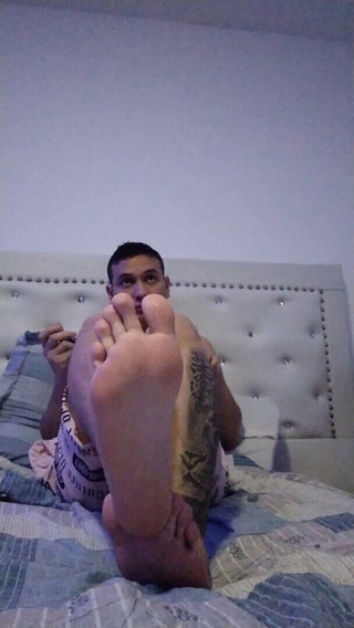 Tomas Styl: Podívejte se na jeho nohy, zatímco jí