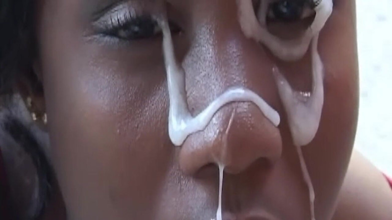 BANGORA RETRO CLUB: Madura milf leva enorme facial com porra pingando em todos...