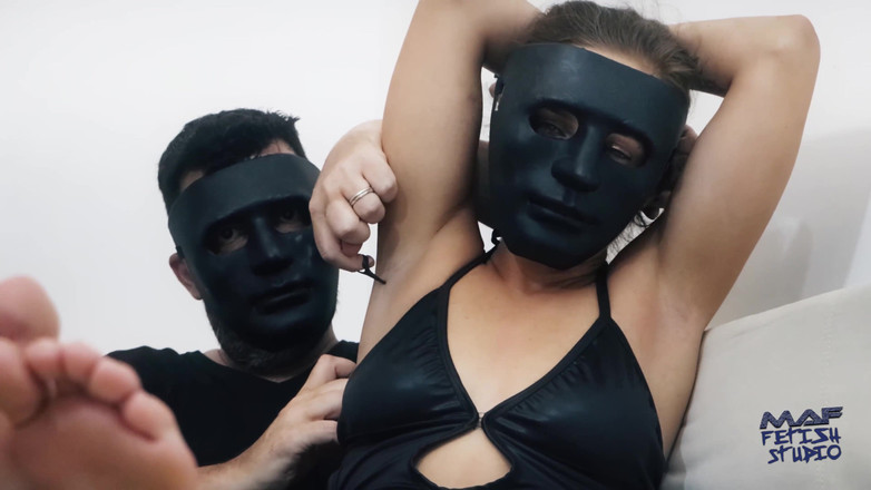 MAF fetish studio: Skrapa sulor och armhålor