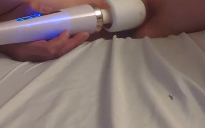 Richelle Rose: 4K Solo Close up Masturbating with a Wand and Cumming...