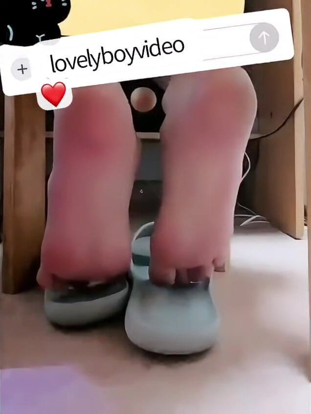 lovelyboyvideo0: Lovelyboyvideo可愛男腳丫,男生足底