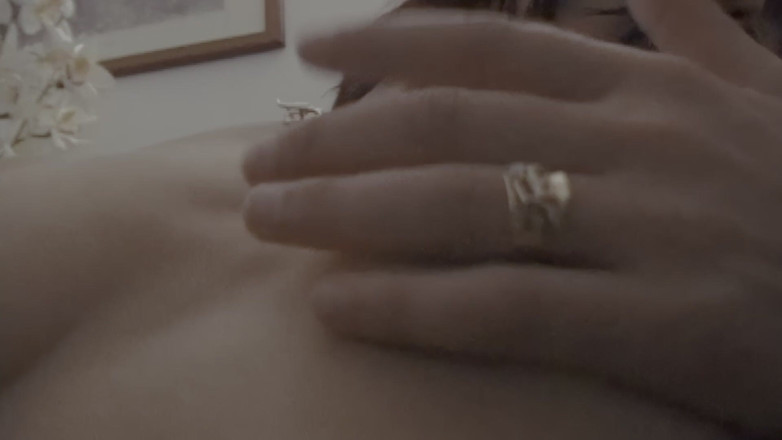 My real dirty life: Завзята дівчина мастурбує в офісі