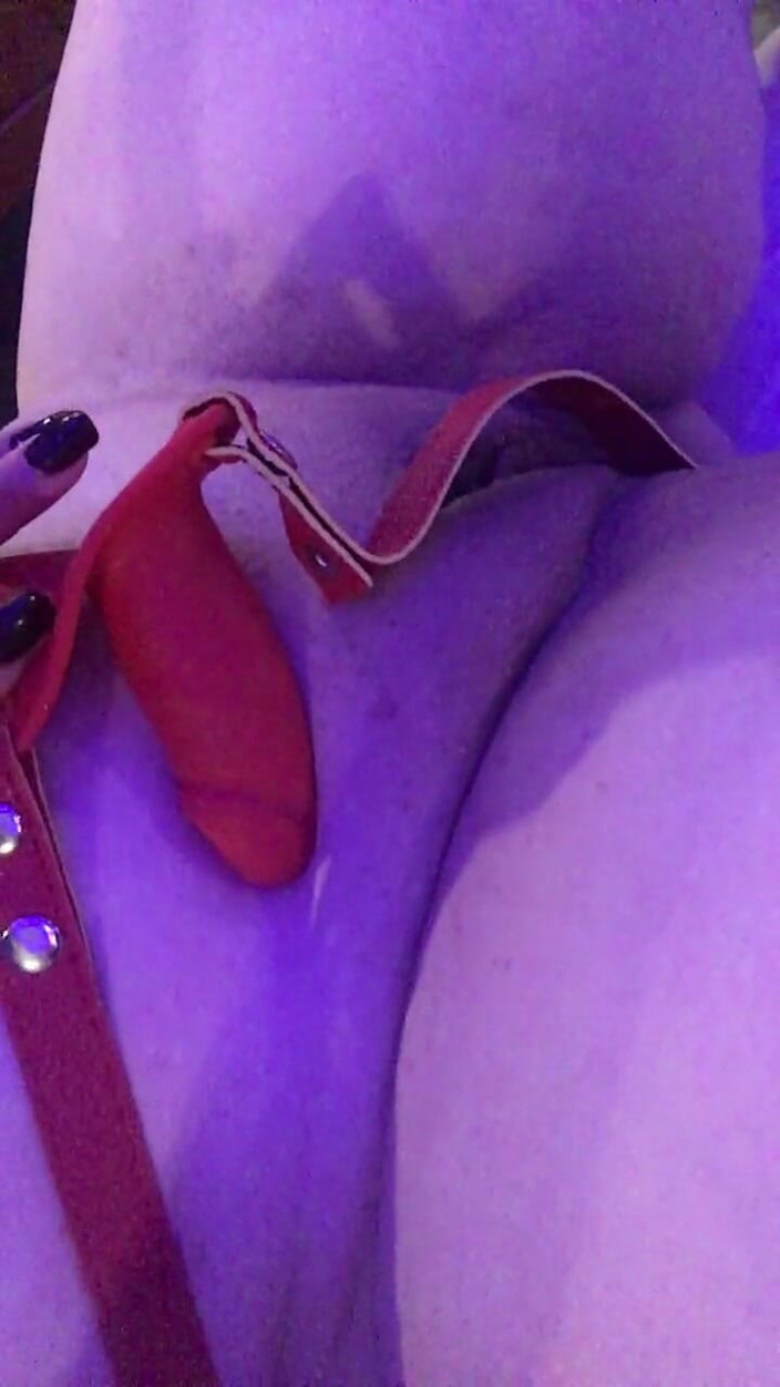 playcouple45: Страпон