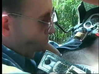 Gays Case: Naughty policeman fucks a tight ass biker bottom