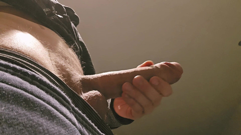 Daddys Legacy: 若いペニスが大量の精子を噴き出し、女性のせいで喘ぎ声をあげる