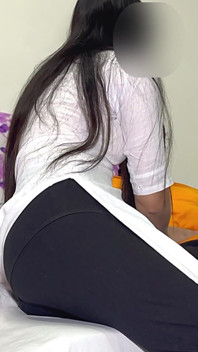 Ramu, a serva e sua amante fizeram sexo com ele