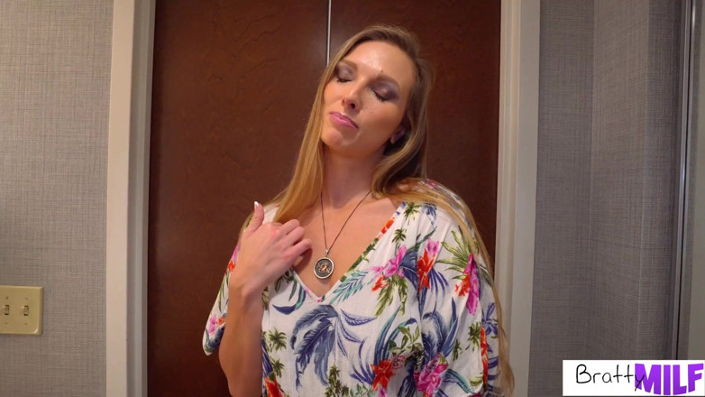 BrattyMilf: Mẹ kế có một người yêu mới