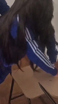 De studente zei dat ik haar moest neuken na haar wiskundeles, ze geeft me haar kont voor huiswerk