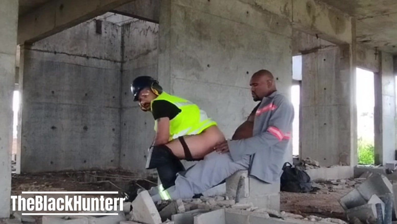 TheBlacKHunterr: Hari cuti dan pekerja bercinta dalam pembinaan