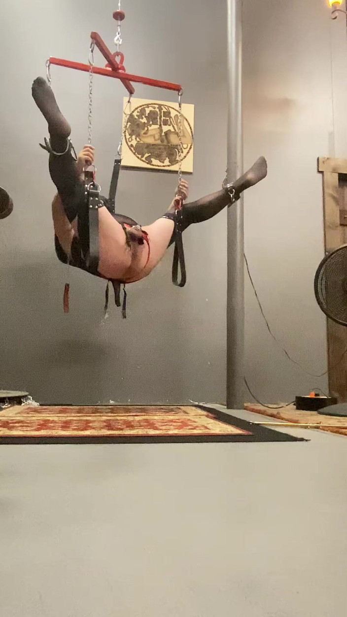 Mistress Scarlet Kiss: बहिन हैंड्सफ्री पेगिंग के दौरान पवित्रता में समय से पहले वीर्य निकालती है और मैं उसे अपमानित करती हूं