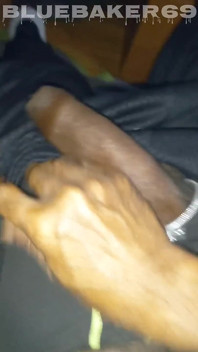 Otra gran vid negra sin cortar, masturbación y corrida