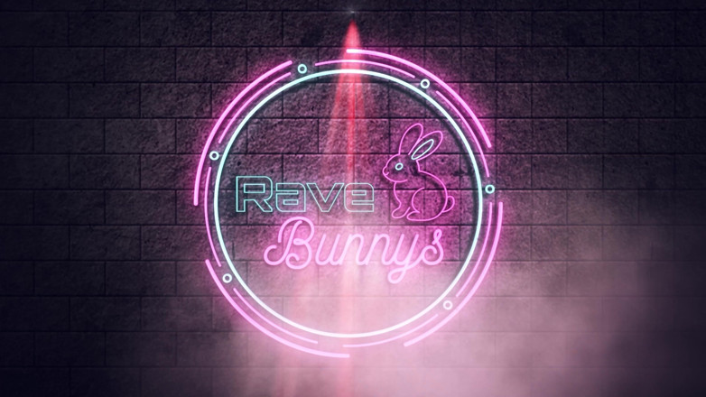 Rave Bunnys: 샌디 러브가 축제에서 브릭 데인저의 자지를 위해 남자친구를 버린다!