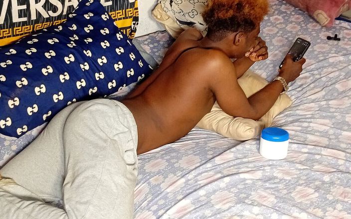 Sexydaddy: Cewek hot dengan pantat bahenol ini dientot habis-habisan sama pacarnya