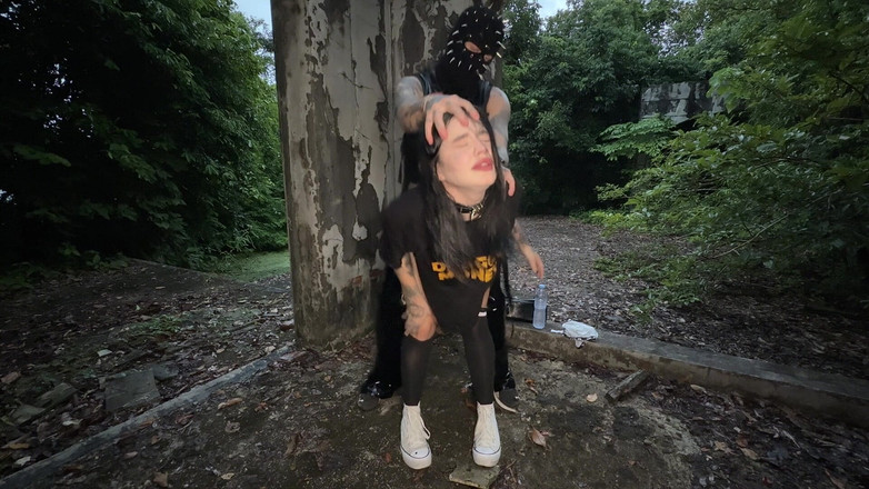 SkinLovers: Rande s altgirl skončilo tvrdým sexem a hlubokým kouřením na...