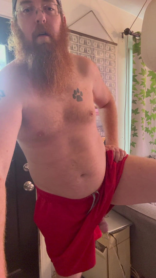 Big Baz: Поднимаю мою ногу для долгого писсинга