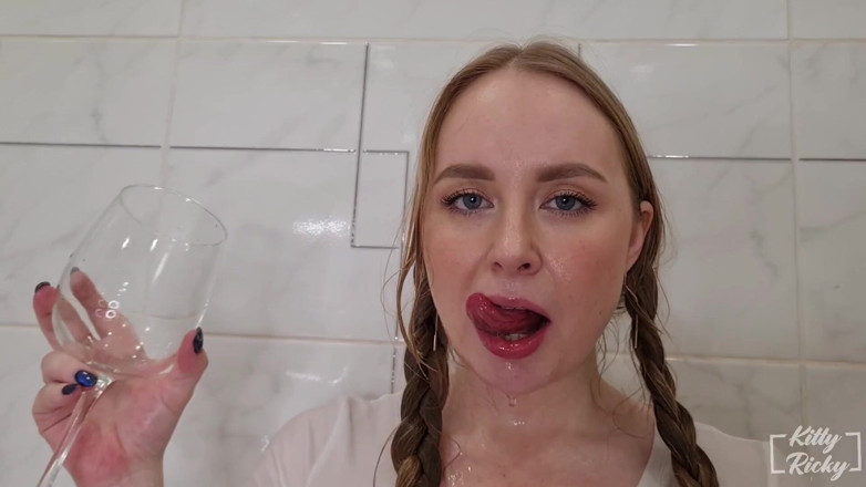 Kelsi69: Wet T-shirt Contest