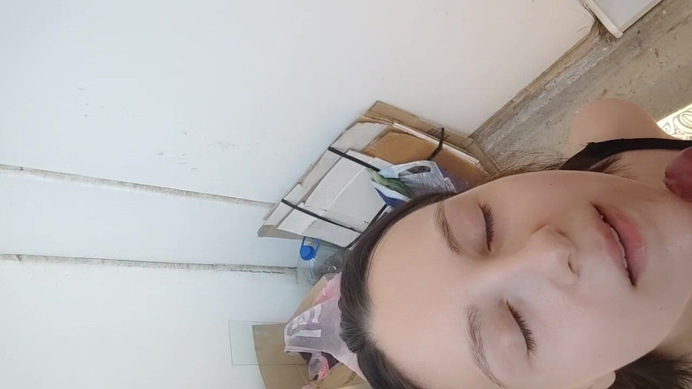 HotFoxyDarya: Blowjob on the balcony with cum on face and mouth