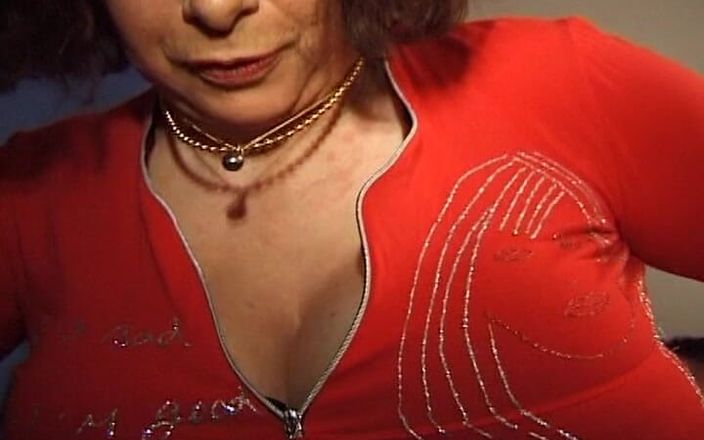 Filles Francaises: Nenek Perancis kena hisap zakar di makan malam