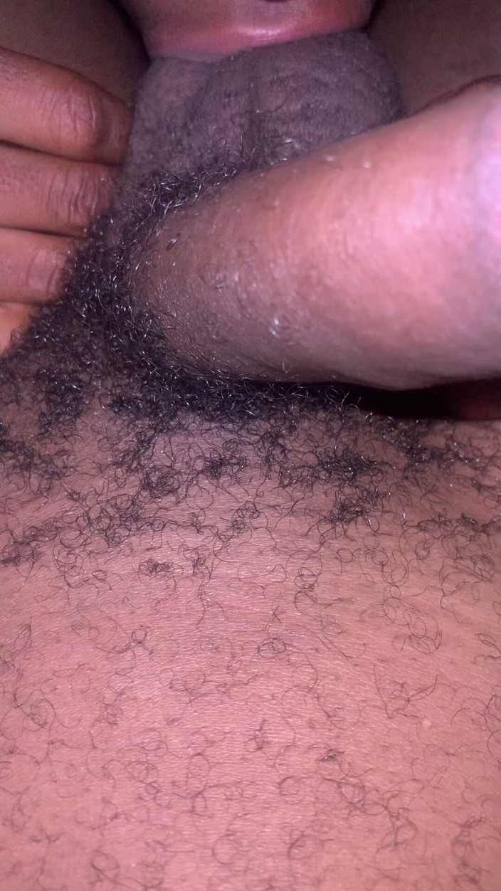 DivaHouz: 한밤중에 내 방으로 몰래 들어가는 발정난 아프리카 십대 메이드