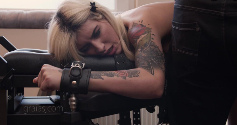 Dr Lomp - hardcore BDSM: The beauty - Part 3