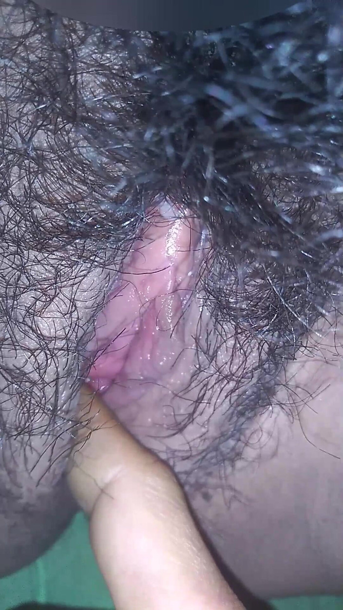 Rinnov27: Peludo coño sucio lamiendo