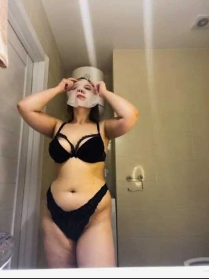 JuiceLussie: Une BBW pulpeuse se fait baiser en gros plan, tellement...