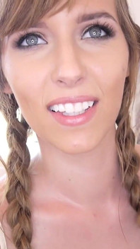 Sexy brünette katie star pOV keine hände, blowjob und spermaschlucken