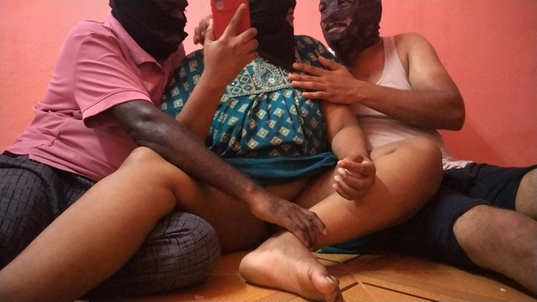 Priya aunty: Брудні розмови в додатку для знайомств