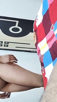 Havlusun altında çıplak geldi.... Ne Yapabilirim