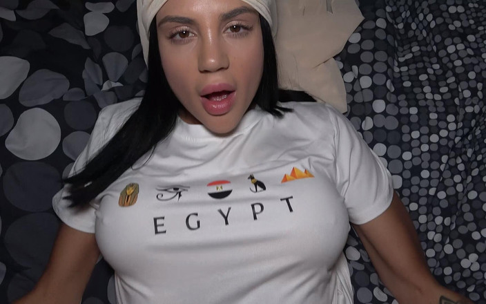 Amateur Homemade Porn: 남친과 헤어진 후 발정난 이집트 의붓 여동생 따먹기