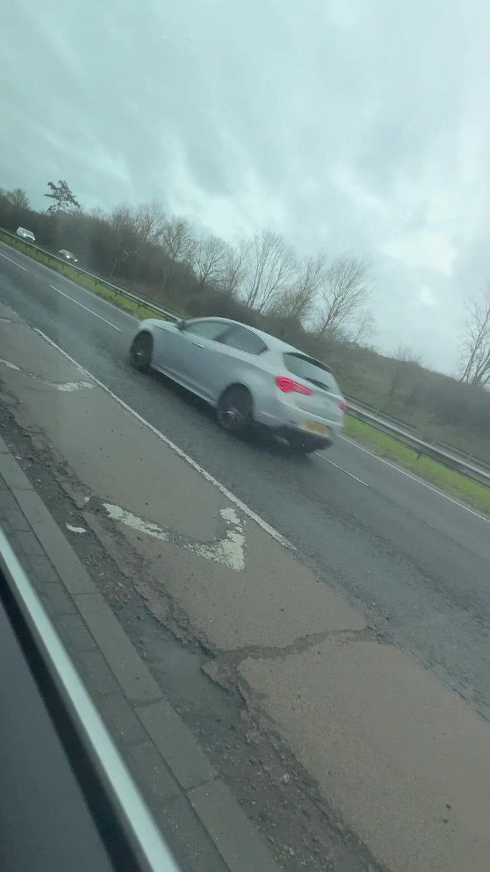 Hot dick in your ass: Řidič Uberu, který mě nechal vymrdat z mého chlupatého ptáka...