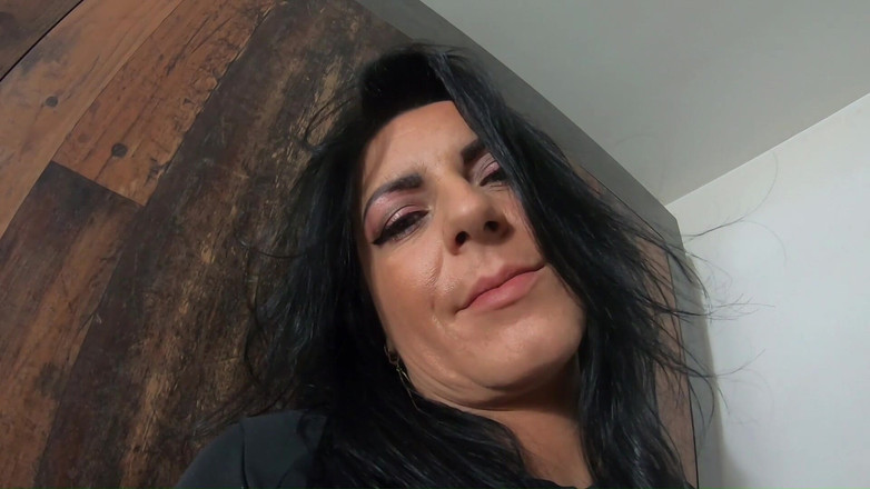 MilfyCalla: Ich fordere dich auf, meine muschi zu ficken! Ich bin...