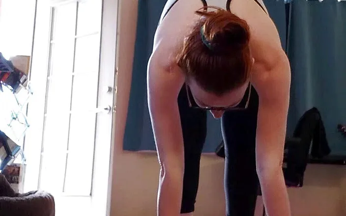 Dahlia Wolf: Spandex workout 1