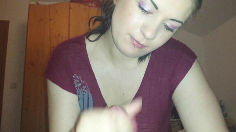 Caralia Deluxe: Getting cum all over my hand while i jerk off...