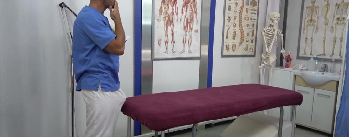 Gina Ferocious: विशाल मुर्गा मालिश करनेवाली प्राकृतिक बड़े स्तन और सह के साथ लैटिना रोगी fucks