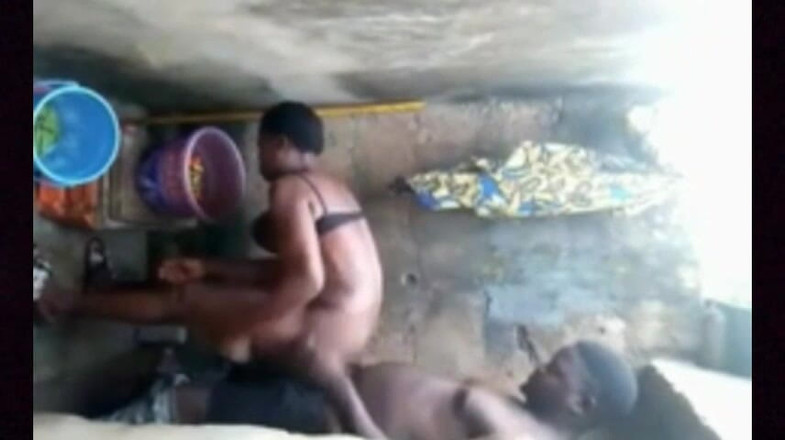 Pornsexlive: 그녀는 그녀의 변화를 요청하러 갔지만 서점에 따먹히다