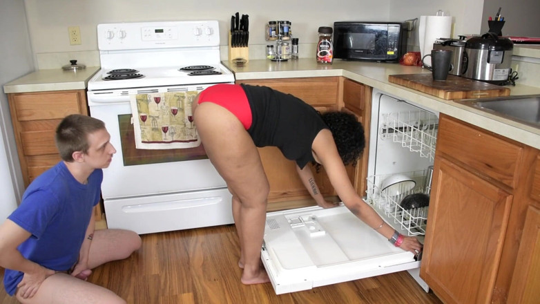 Horny Lily: Face full of Indian ass