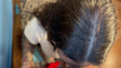 Island Boy Vids: Blowjob deepthroat selamba dari Elli Raven