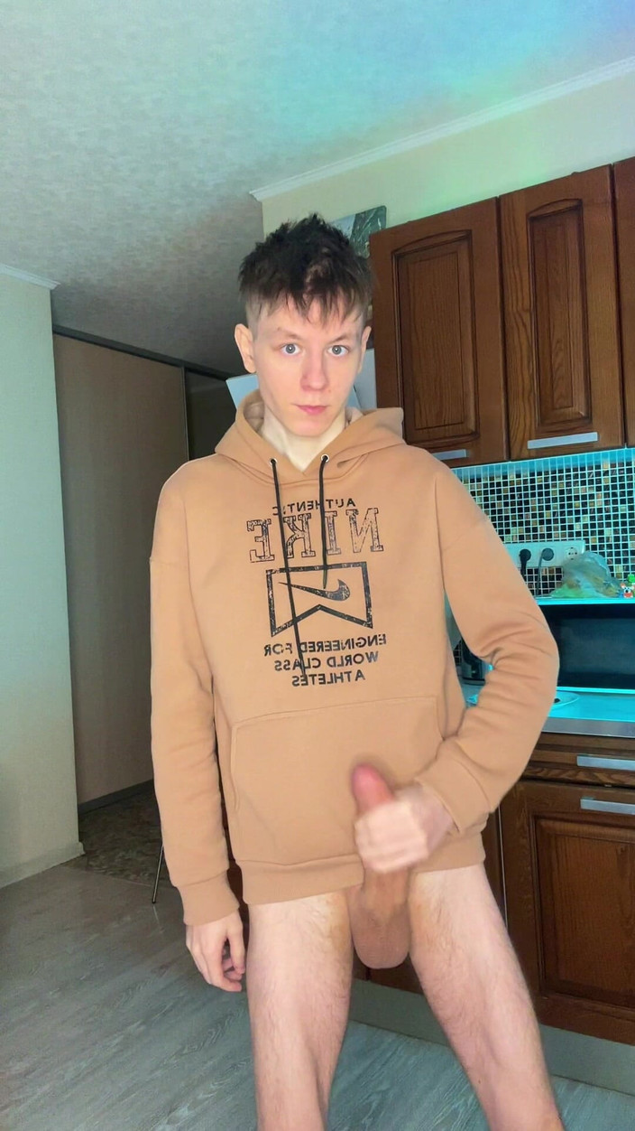 Morflot24: Saya tidak dapat berhenti mengusap zakar besar saya sehingga saya...