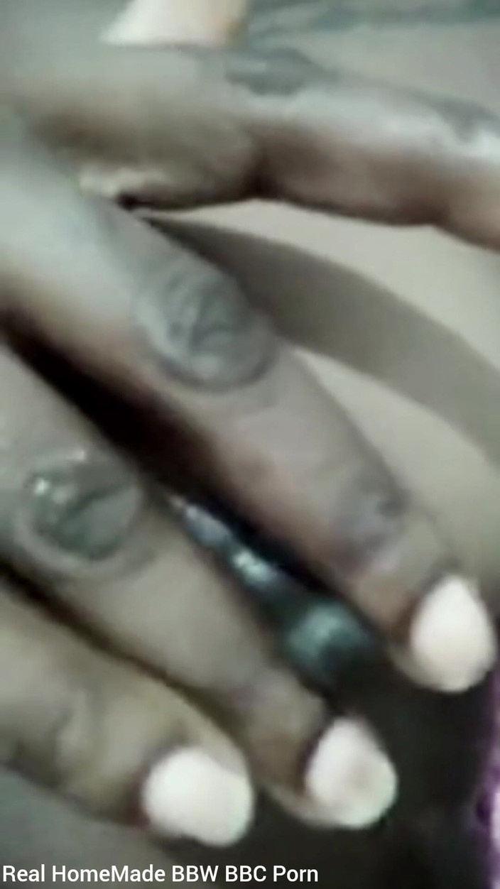 Super sexy ebony cuties: Islak büyük dudaklı amcığımı parmaklıyorum