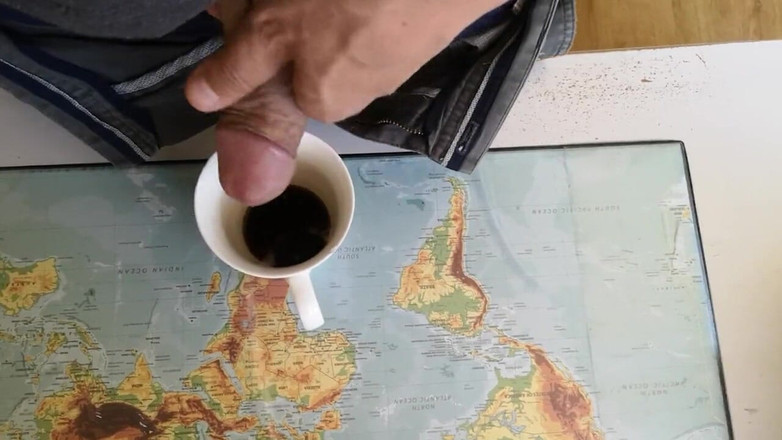 Rafael Torreano: Tipul sexy se masturbează pentru a pune niște lapte în cafeaua...