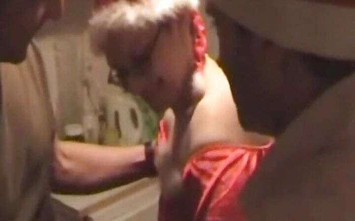 Planete Francaise: クリスマスの性交をしているムラムラしたフランス人の夫と妻