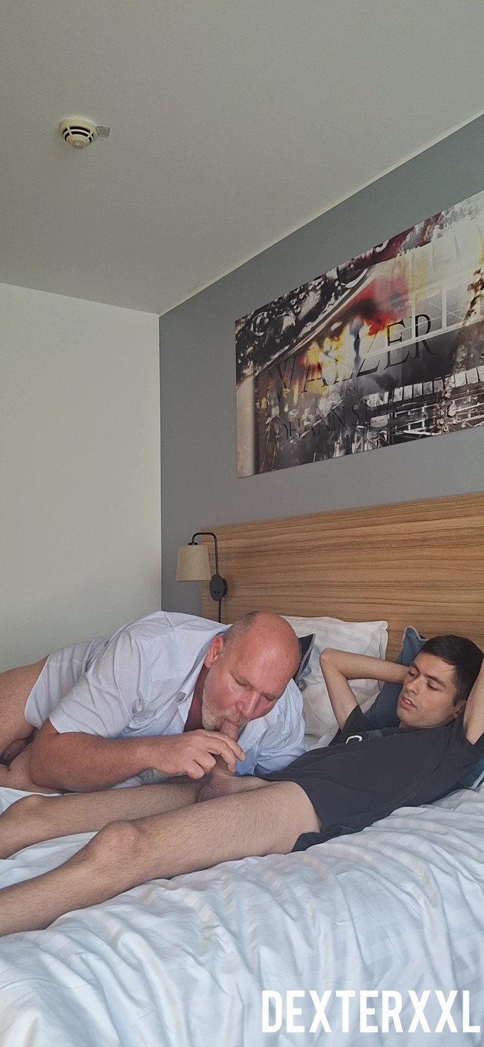 Dexterxxlfun: Sexy Skinny Guy Rafael Fucking My Big Fat Ass Gay...