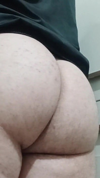 Showing You My Sexy White Ass